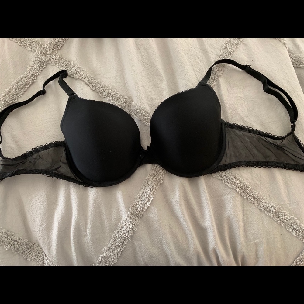 Victoria Secret 34 D bra